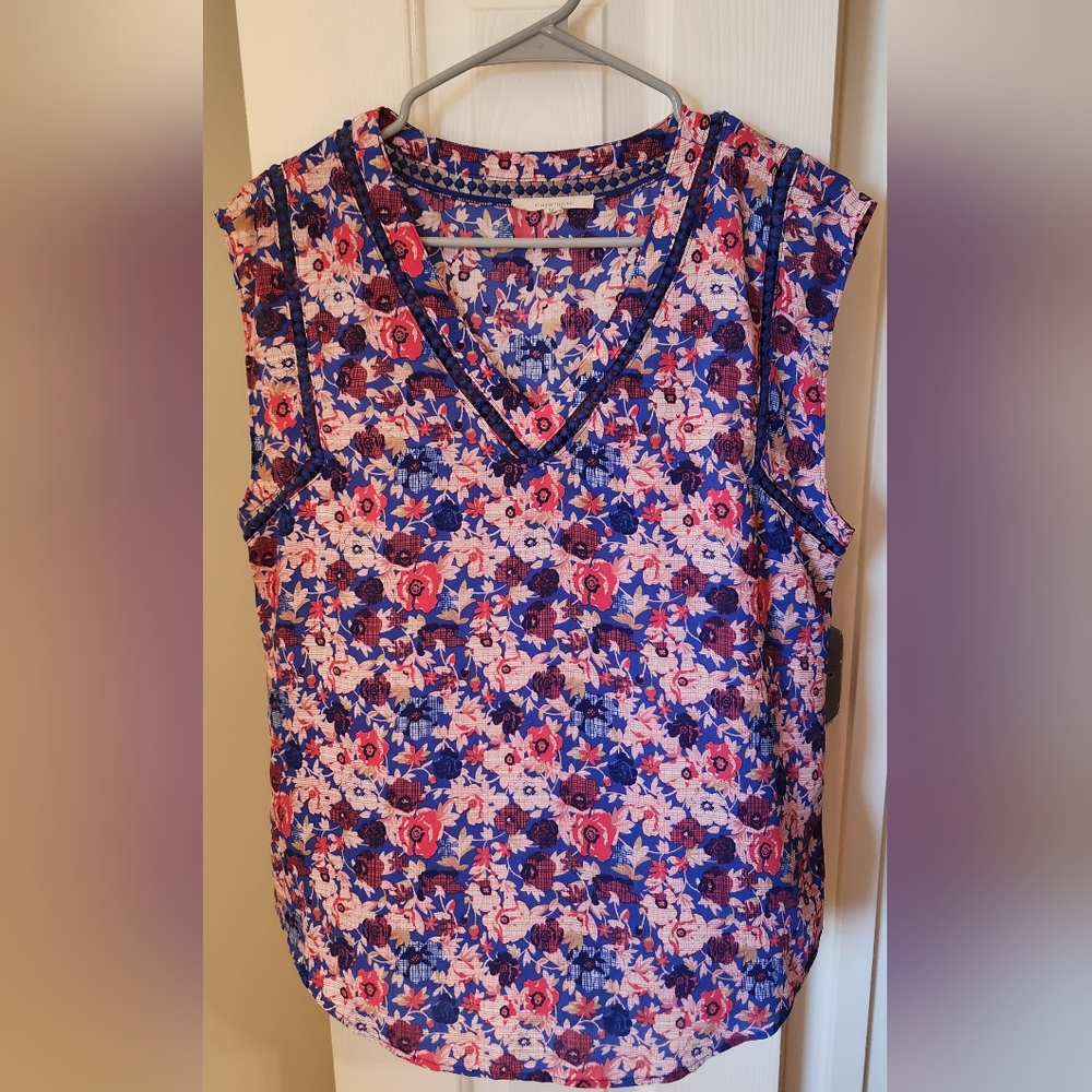 Floral short sleeve blouse